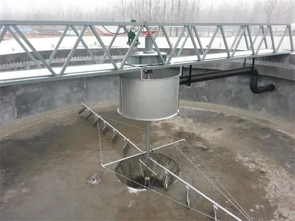 中間進水虹吸式刮泥機