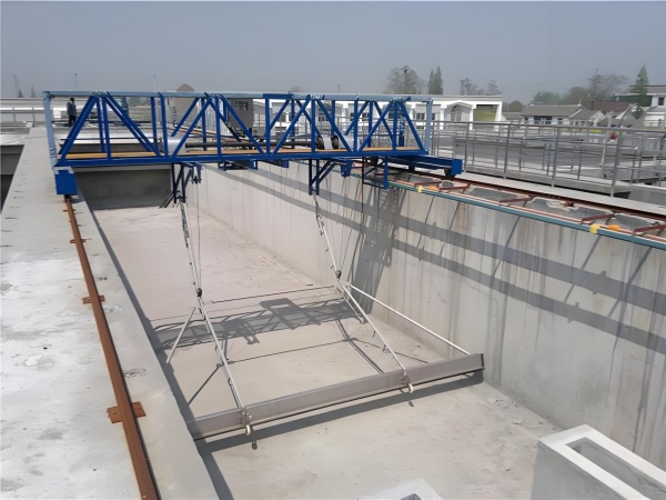 桁車式（shì）刮吸泥機操作規程