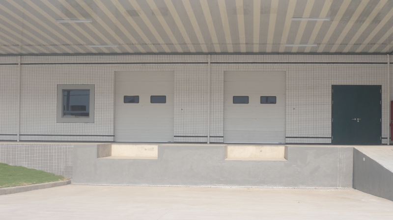 午夜免费视频工（gōng）業滑升門