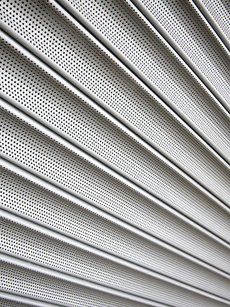 鋼質鏤空卷簾門