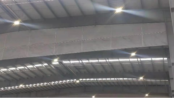 超高柔性擋煙垂壁如何（hé）拚接？