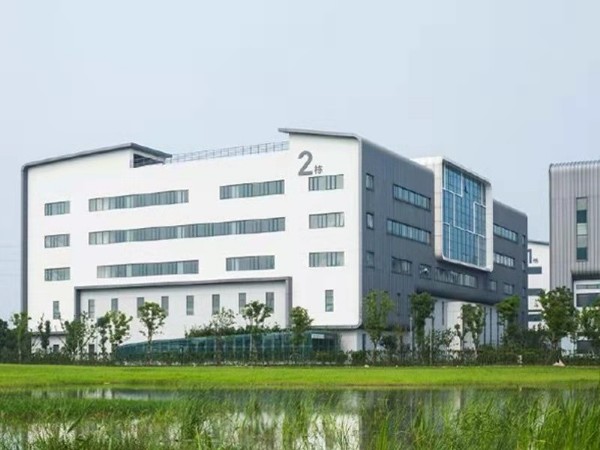 防火透明玻璃擋煙（yān）垂壁（bì）走進桑田島生（shēng）物產（chǎn）業園二期工程