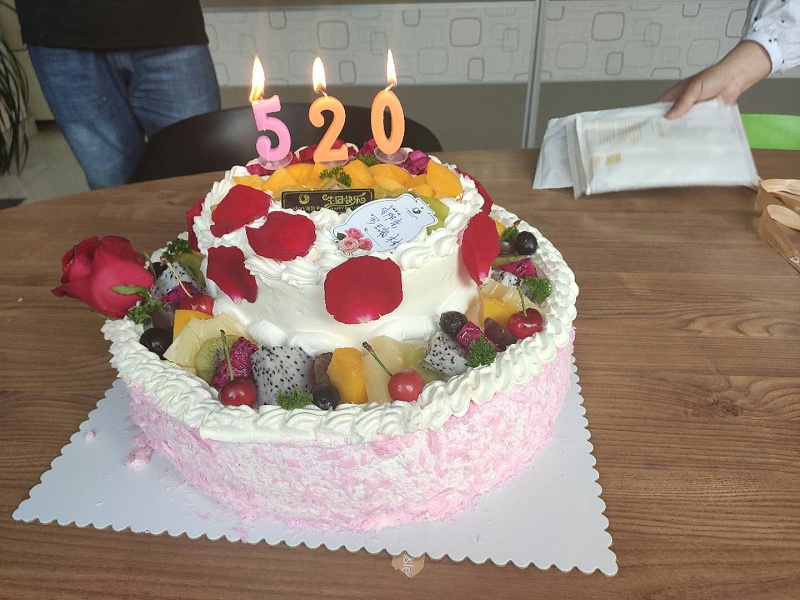 Newhb新恒（héng）邦員工生日蛋（dàn）糕（gāo）